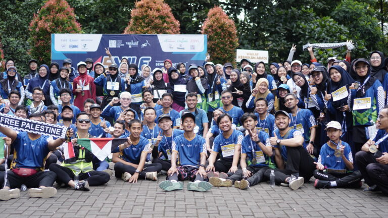 Peserta Fun Run, dalam rangka Milad Wakaf Salman