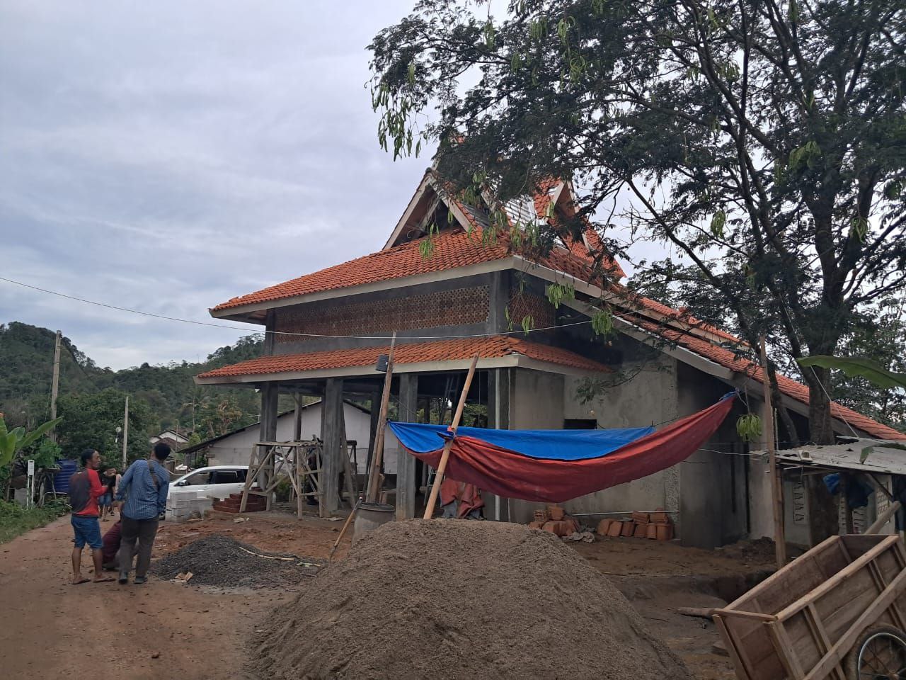 Dokumentasi - Progres Pembangunan Masjid untuk Warga Baduy