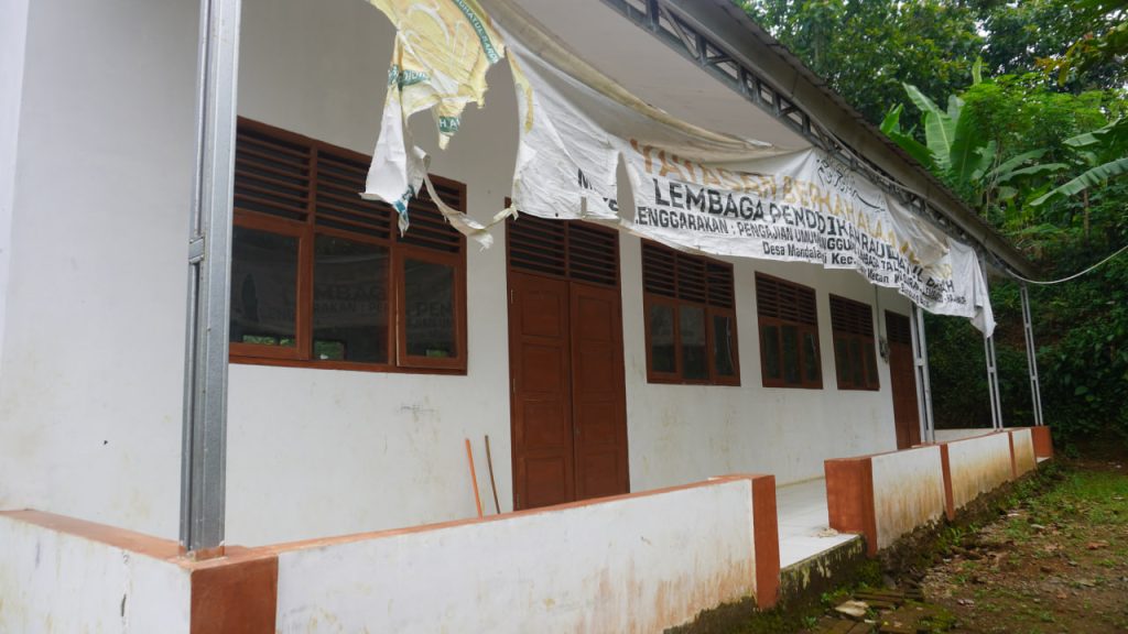 Survey Tanah Wakaf di Desa Wibawa Mukti, Cikalong Wetan